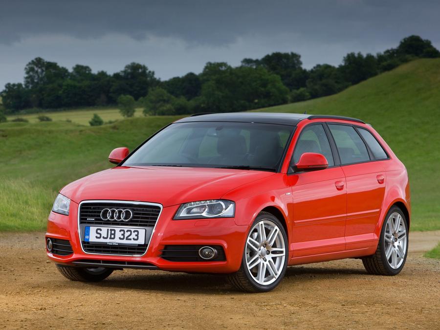  Audi A3 Sportback 2.0T S-Line (8PA) 2010 года  (UK) (фото 1 из 6)